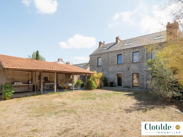 Maison 7 pièces 245 m²
