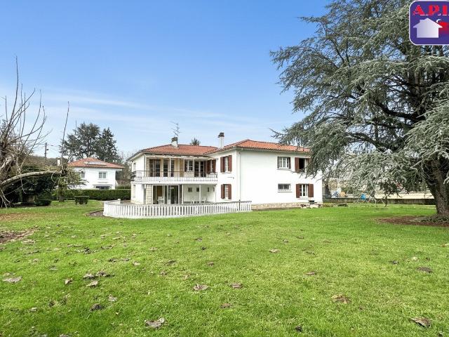 Maison 7 pièces 245 m²