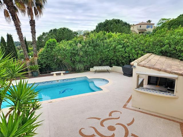 Maison 7 pièces 245 m²