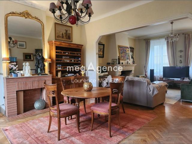 Maison 7 pièces 245 m²