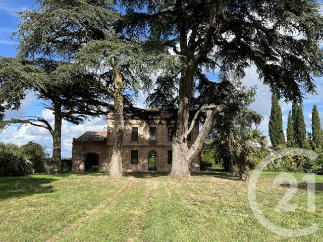 Maison 7 pièces 245 m²