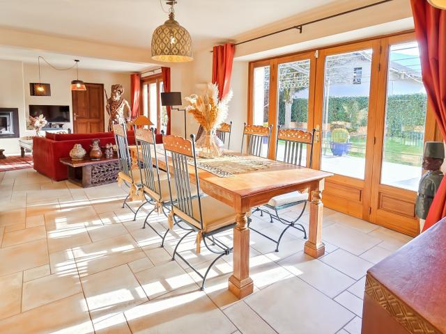 Maison 7 pièces 245 m²