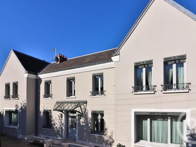 Maison 7 pièces 245 m²