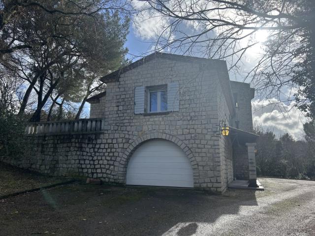 Maison 7 pièces 245 m²