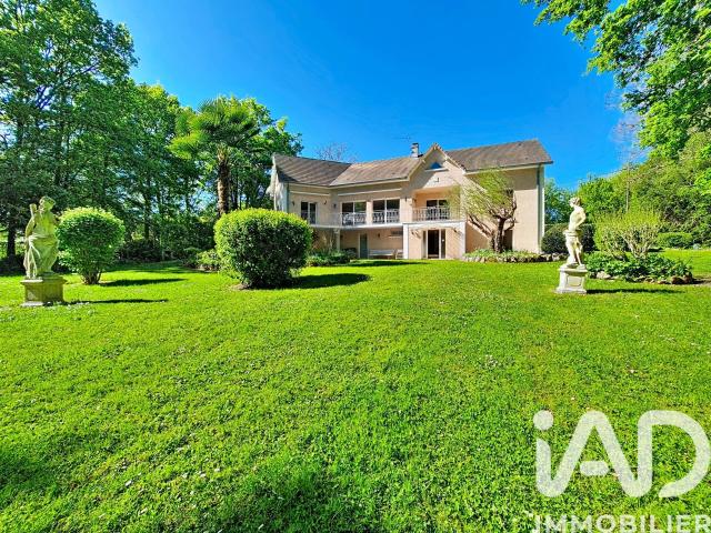 Maison 7 pièces 246 m²