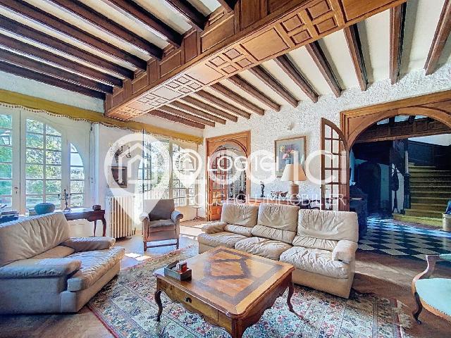 Maison 7 pièces 246 m²