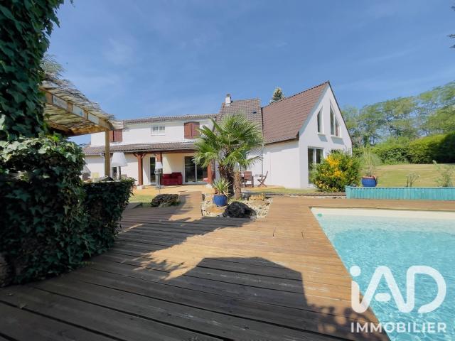 Maison 7 pièces 246 m²
