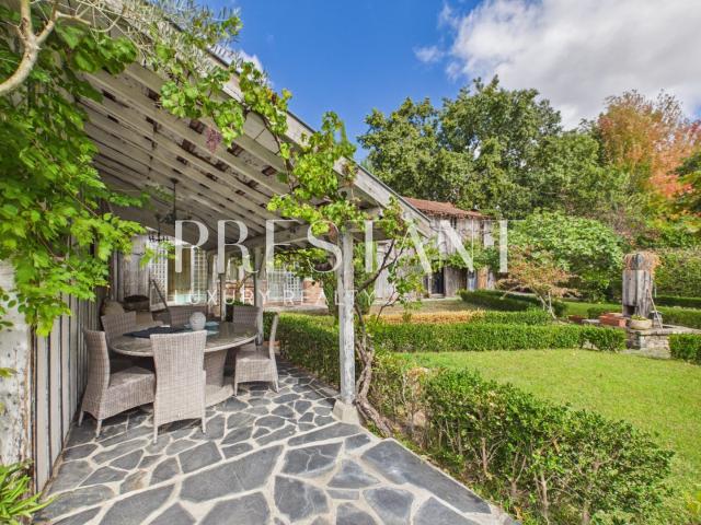 Maison 7 pièces 246 m²