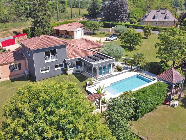 Maison 7 pièces 246 m²