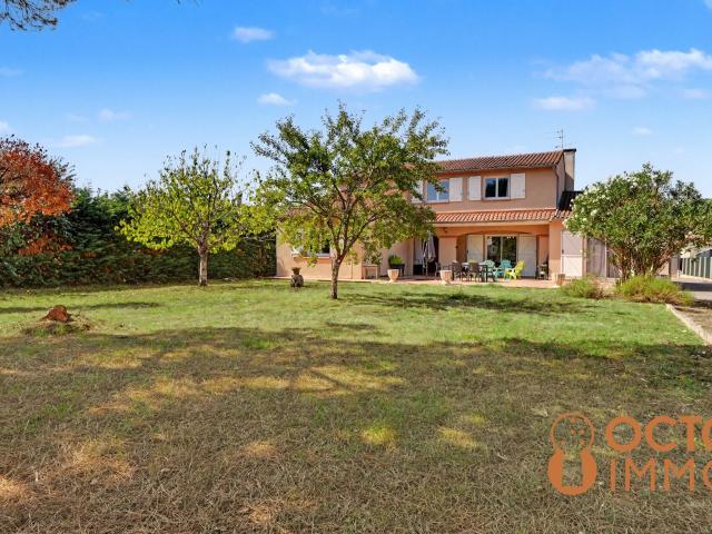 Maison 7 pièces 246 m²