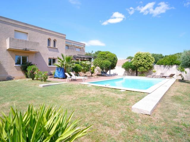 Maison 7 pièces 250 m²