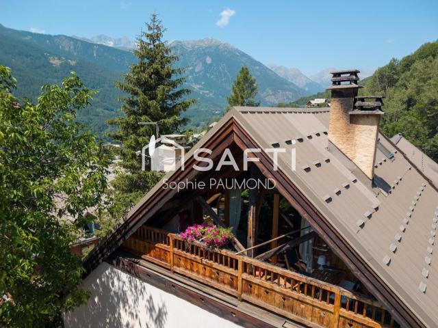 Maison 7 pièces 248 m²