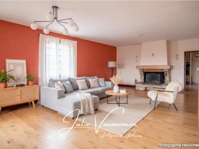 Maison 7 pièces 248 m²