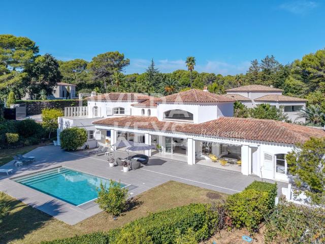 Maison 7 pièces 248 m²