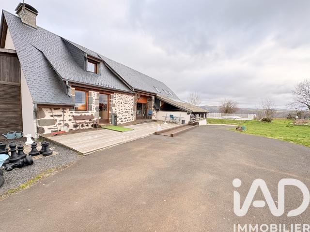 Maison 7 pièces 248 m²
