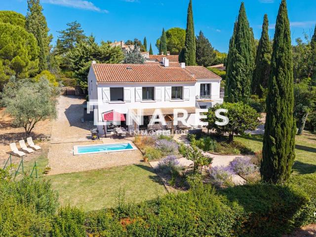 Maison 7 pièces 248 m²