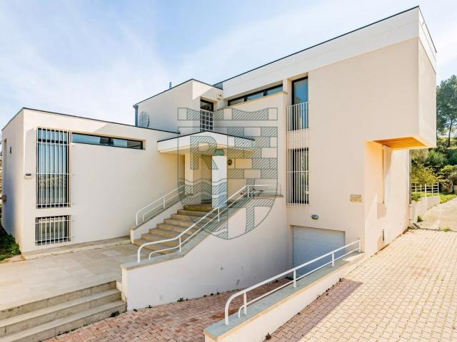 Maison 7 pièces 206 m²