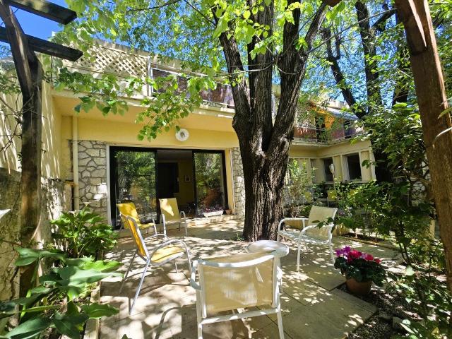 Maison 7 pièces 249 m²