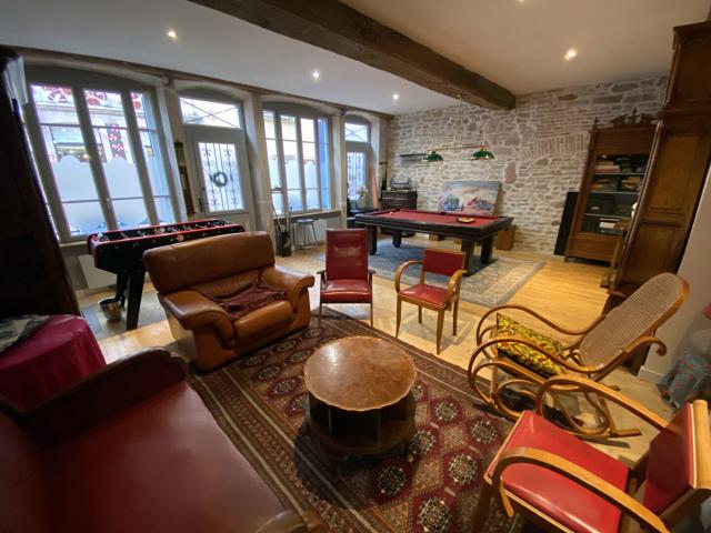 Maison 7 pièces 249 m²