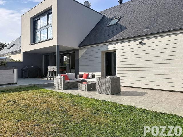 Maison 7 pièces 240 m²