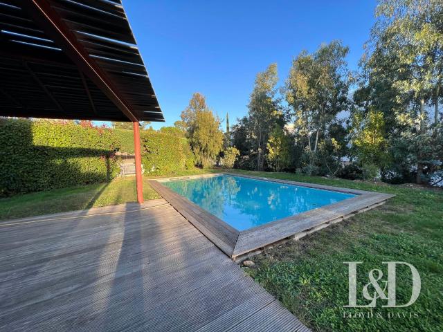 Maison 7 pièces 240 m²