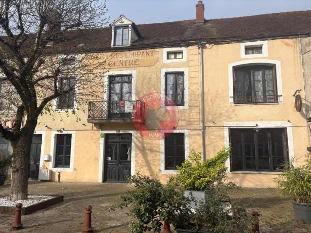 Maison 7 pièces 240 m²