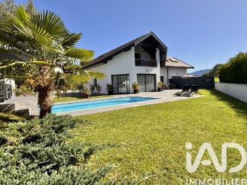 Maison 7 pièces 240 m²