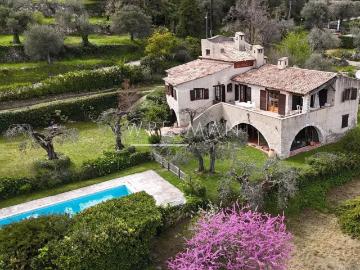 Maison 7 pièces 240 m²