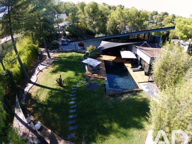 Maison 7 pièces 244 m²