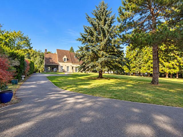 Maison 7 pièces 240 m²
