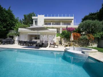 Maison 7 pièces 240 m²
