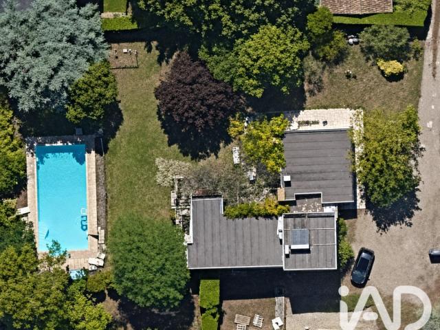 Maison 7 pièces 240 m²