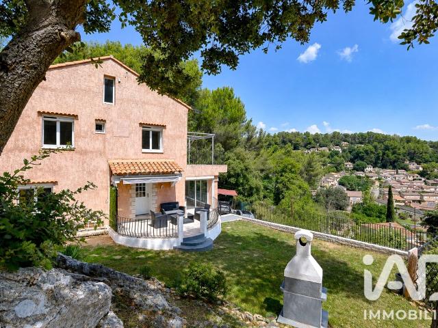 Maison 7 pièces 240 m²