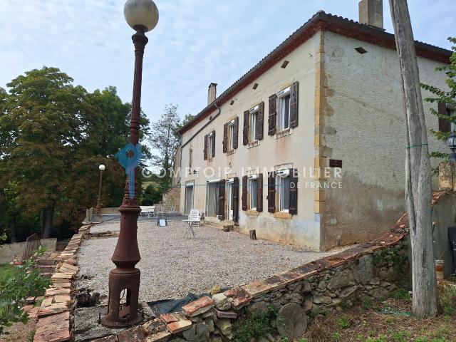 Maison 7 pièces 240 m²