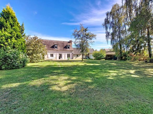 Maison 7 pièces 240 m²
