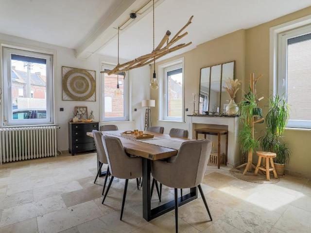 Maison 7 pièces 240 m²