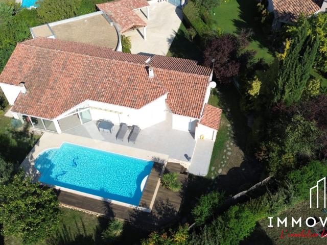 Maison 7 pièces 240 m²