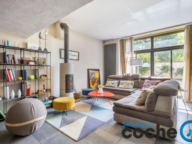 Maison 7 pièces 240 m²