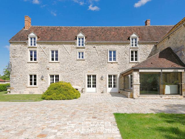 Maison 7 pièces 240 m²