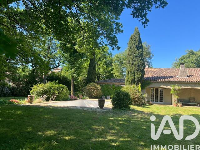 Maison 7 pièces 240 m²