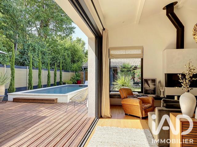 Maison 7 pièces 240 m²