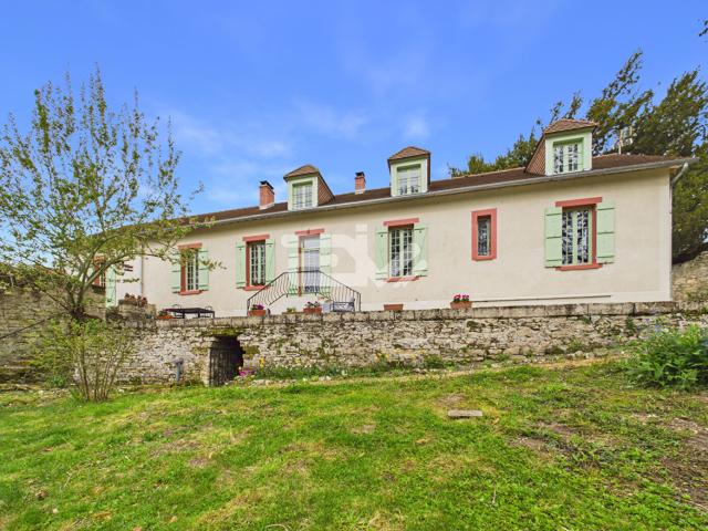 Maison 7 pièces 240 m²