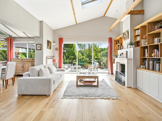 Maison 7 pièces 240 m²