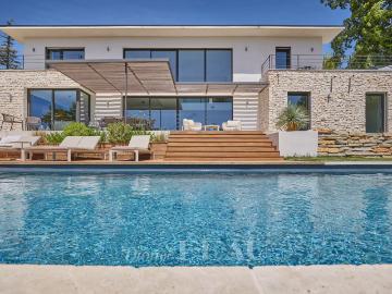 Maison 7 pièces 240 m²