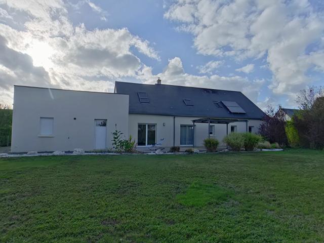 Maison 7 pièces 240 m²