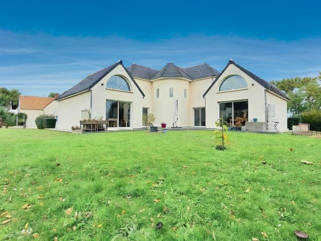 Maison 7 pièces 240 m²
