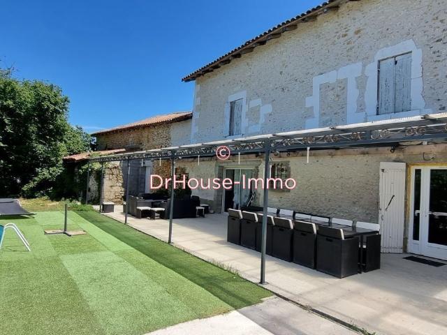 Maison 7 pièces 240 m²