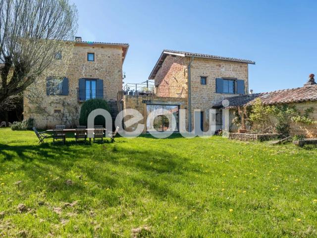 Maison 7 pièces 240 m²