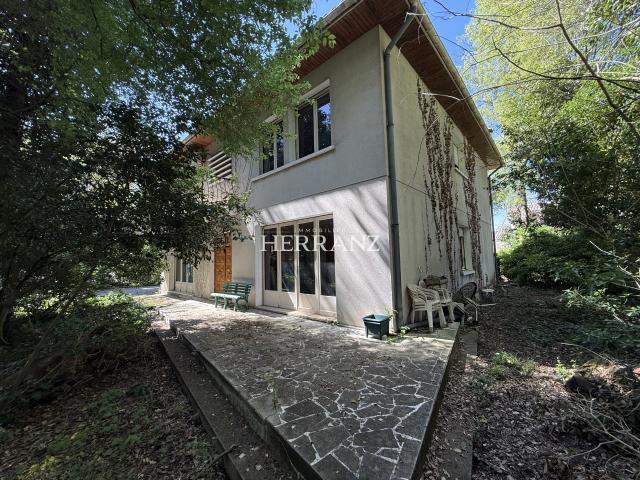 Maison 7 pièces 240 m²