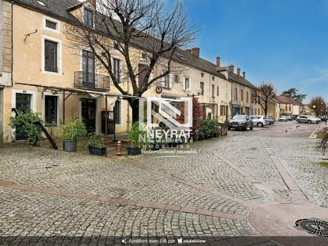 Maison 7 pièces 240 m²